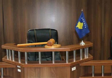 Aktakuzë për fajde, armëmbajtje pa leje e pengim të drejtësisë – 6 persona përballen me drejtësinë në Prizren