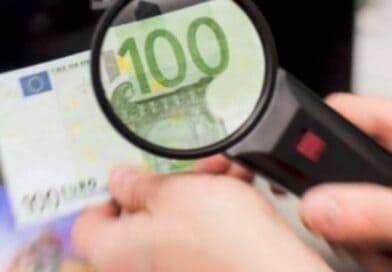 Zyrtarët e një banke në Prizren raportojnë se në bankomatin e tyre janë deponuar 705 euro fals
